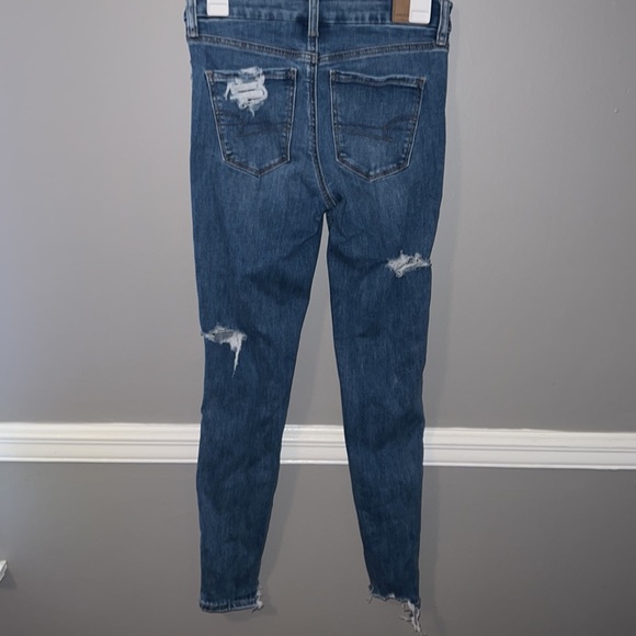 ✨AE Ripped Jeans✨ - Picture 2 of 4